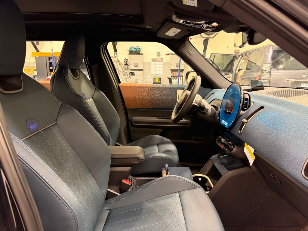 2025 MINI Cooper Countryman Signature 29