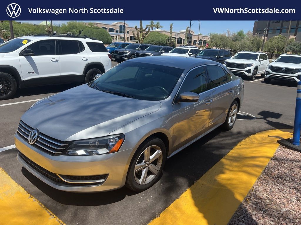 2013 Volkswagen Passat SE Hero Image