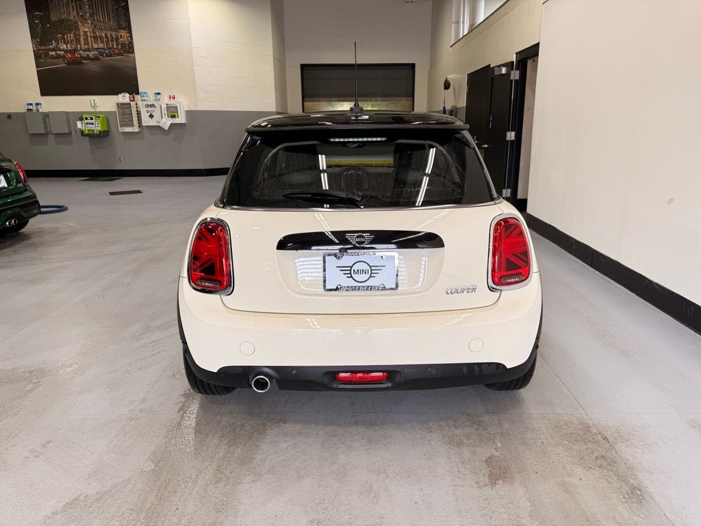 2020 MINI Cooper  4