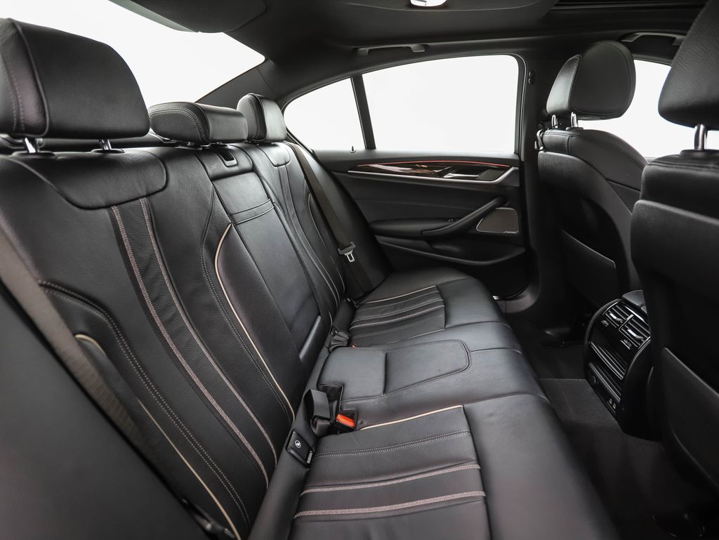 Thumbnail: 2021 BMW 5 Series - 27