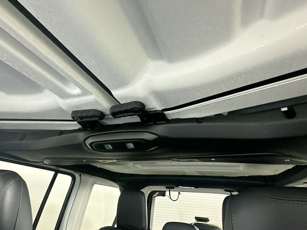 New 2026 White/off-white Jeep Sahara image 14