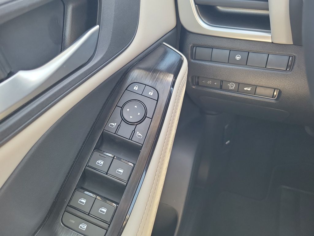 2026 Everest White Pearl Tricoat Nissan Rogue Dark Armor FWD SUV