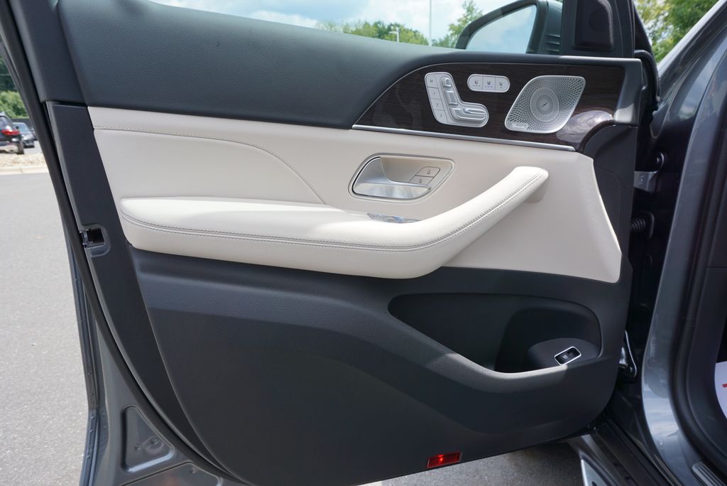 Thumbnail: 2026 Mercedes-Benz GLE - 23