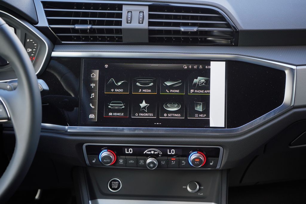 Thumbnail: 2025 Audi Q3 - 10