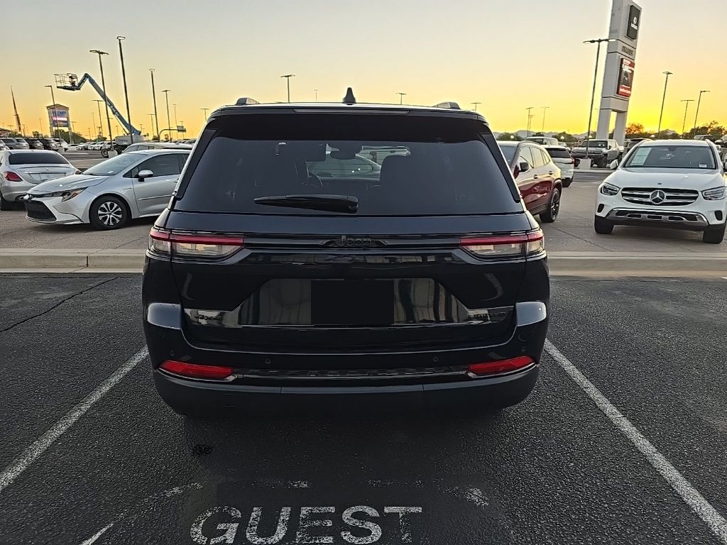 Thumbnail: 2024 Jeep Grand Cherokee - 5