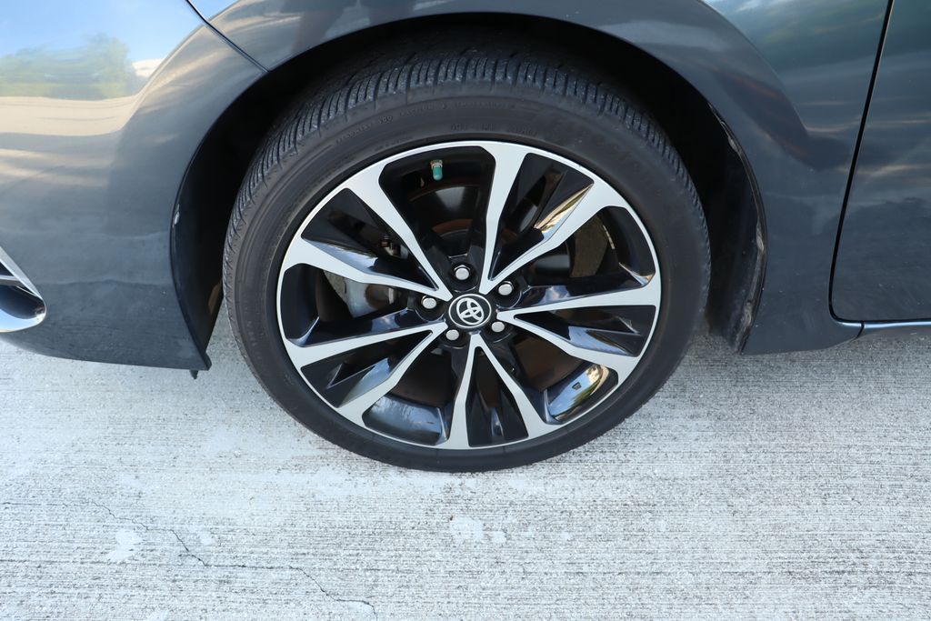 Thumbnail: 2019 Toyota Corolla - 4