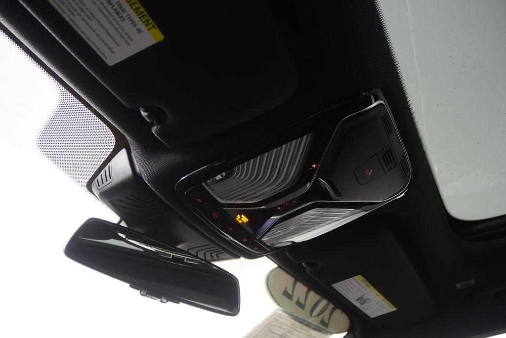 Thumbnail: 2022 BMW 7 Series - 24