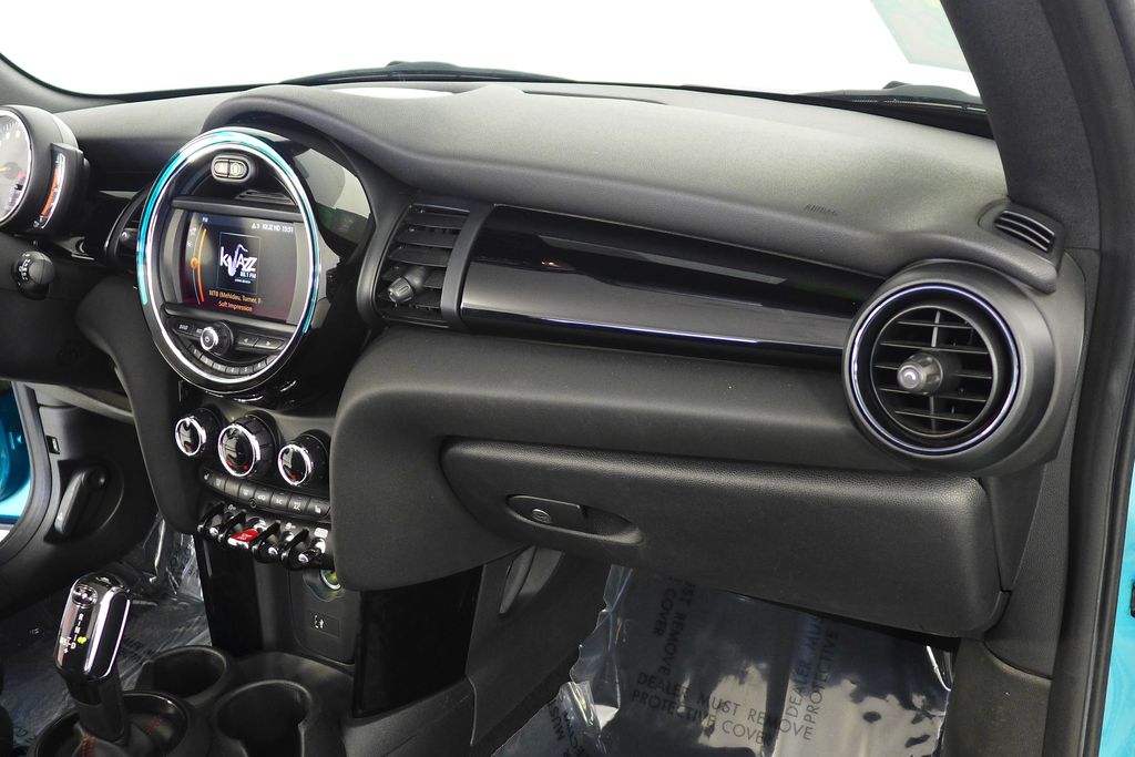 Thumbnail: 2020 MINI Cooper - 17