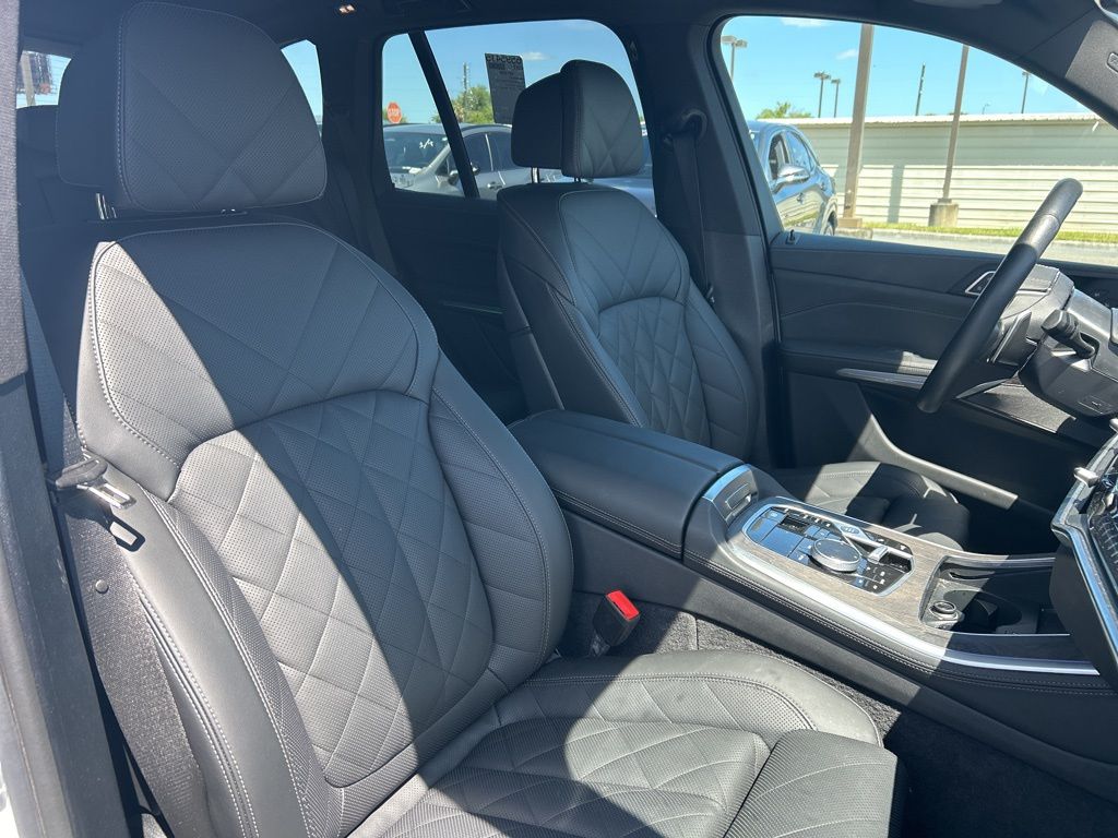 Thumbnail: 2026 BMW X5 - 10