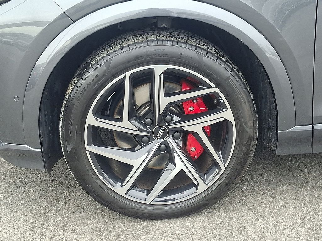 Thumbnail: 2025 Audi SQ6 e-tron - 8