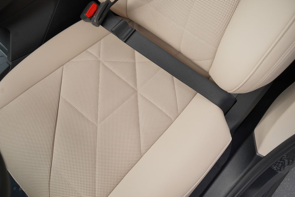 Thumbnail: 2026 BMW iX - 10