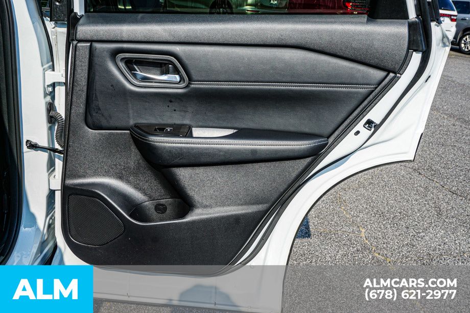 Used 2025 White Nissan SL image 55