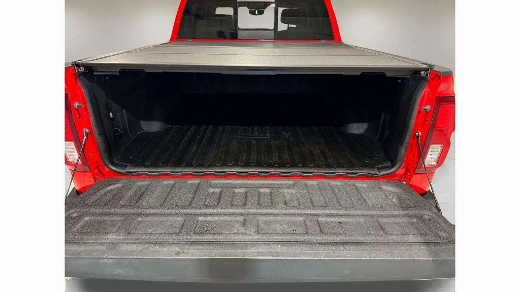 Used 2018 Red Hot Chevrolet LTZ image 28