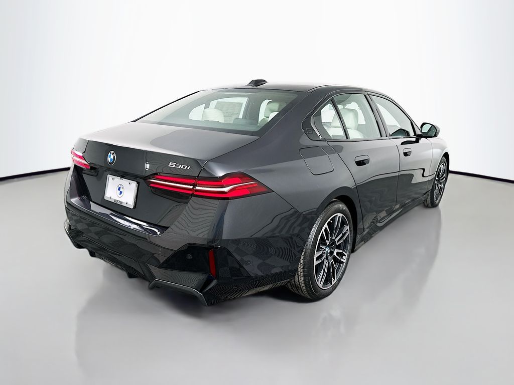 Thumbnail: 2026 BMW 5 Series - 5