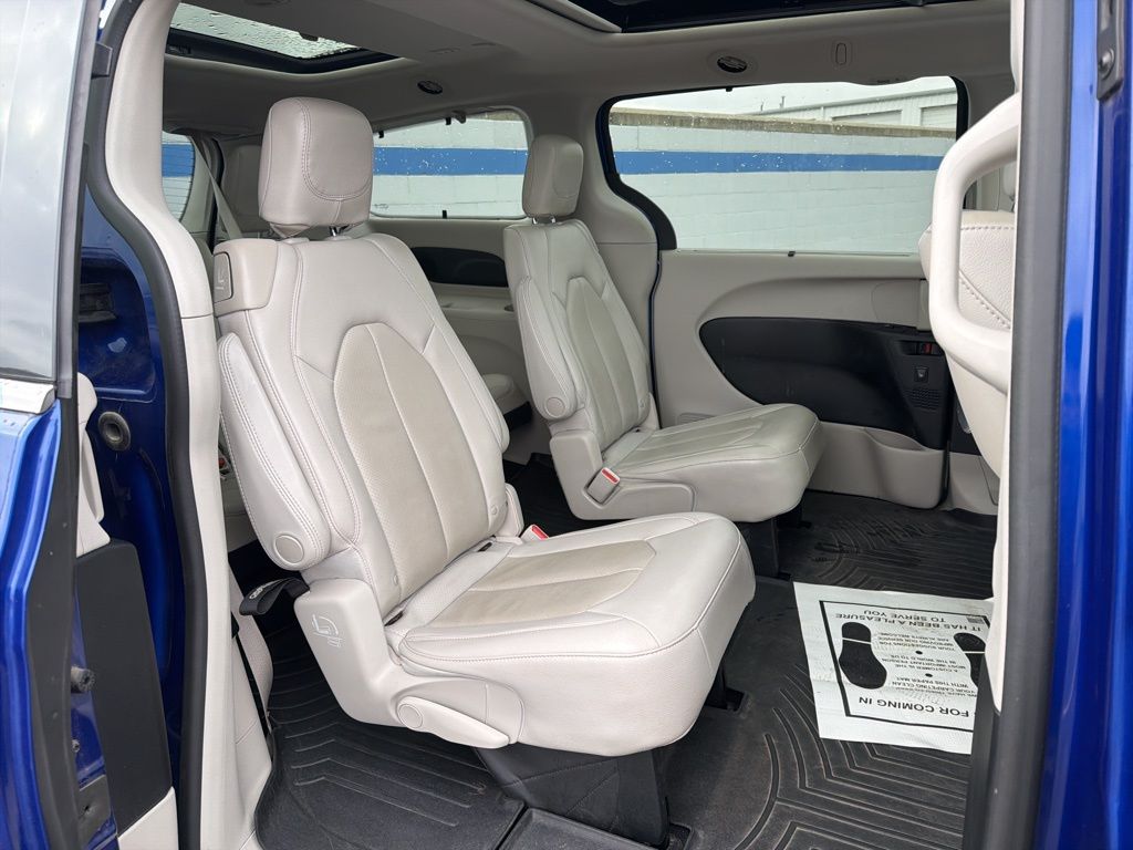 Thumbnail: 2019 Chrysler Pacifica - 25