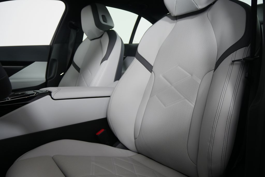 2026 BMW 5 Series 530i 10