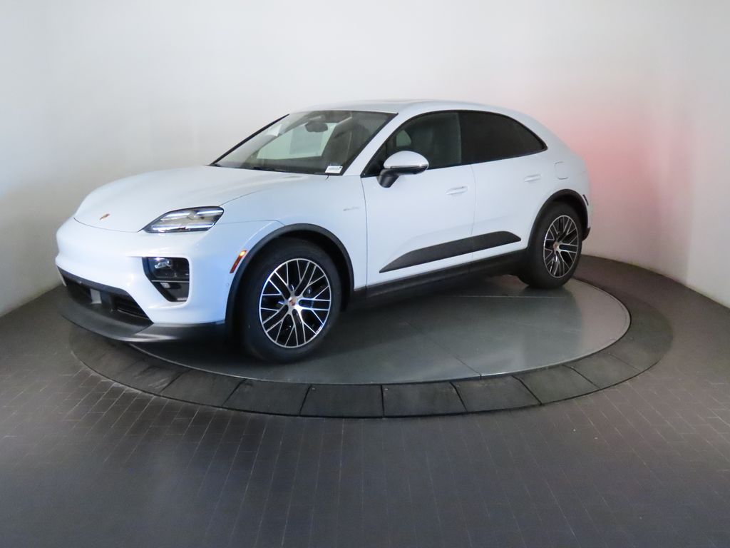 Thumbnail: 2026 Porsche Macan - 1