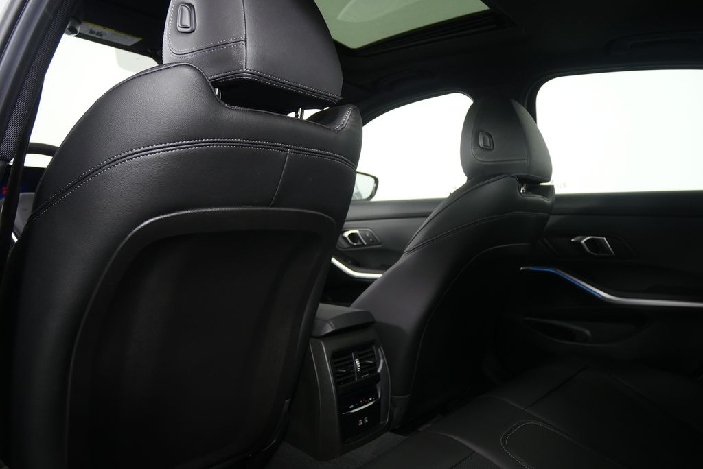 Thumbnail: 2024 BMW 3 Series - 18