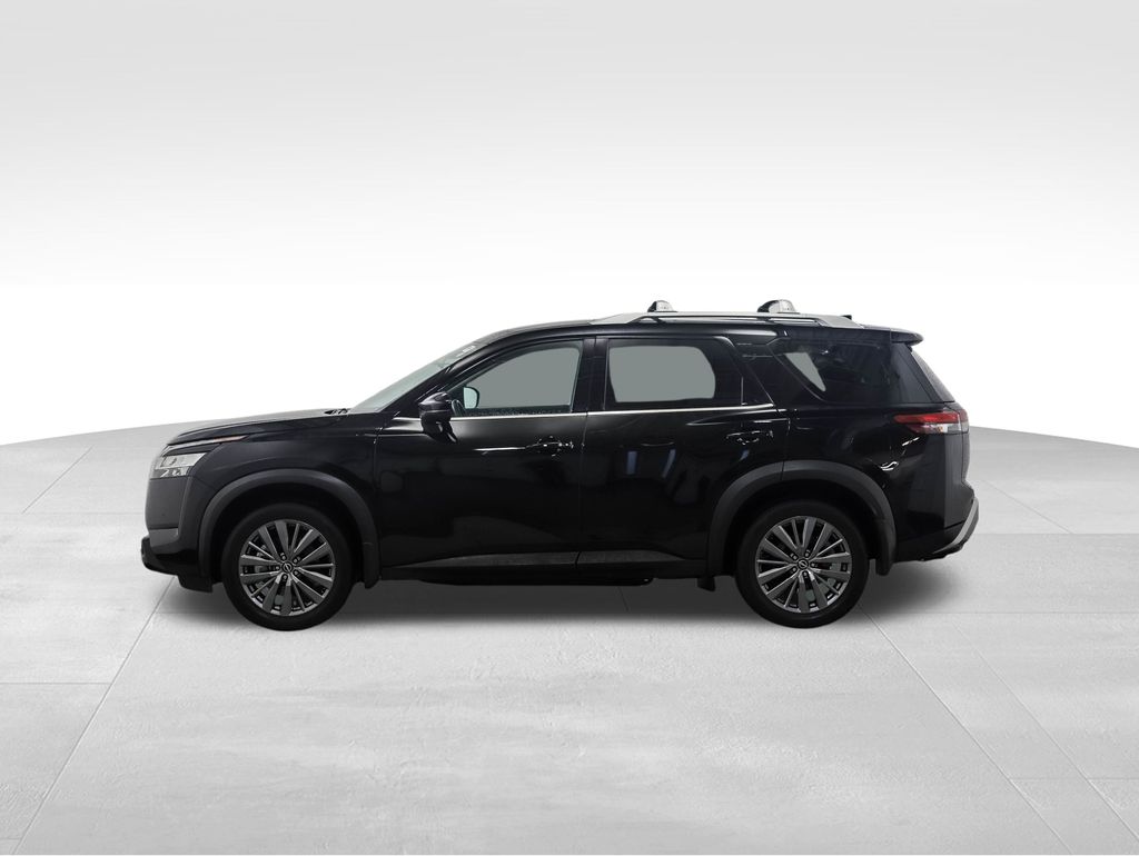 2024 Nissan Pathfinder SL 2