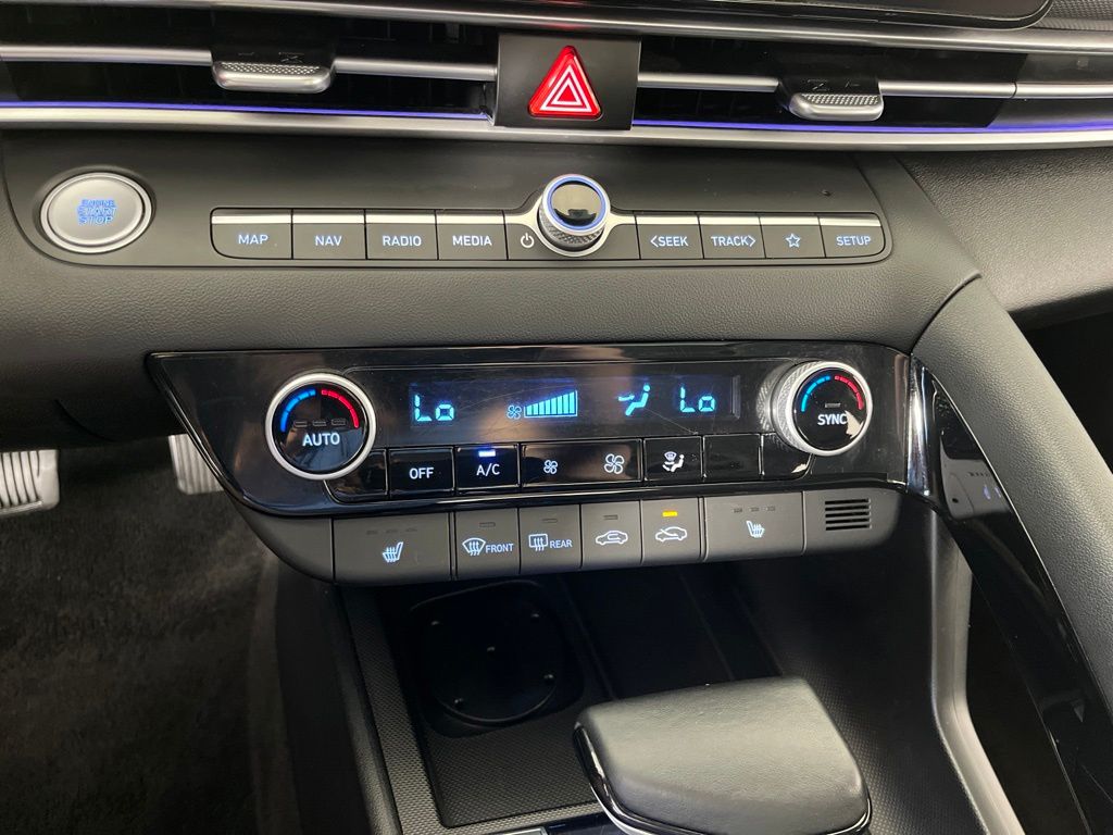 Thumbnail: 2025 Hyundai Elantra - 32