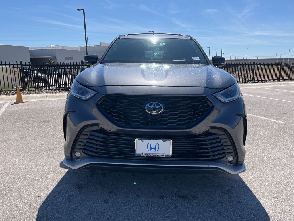 Thumbnail: 2024 Toyota Highlander - 2