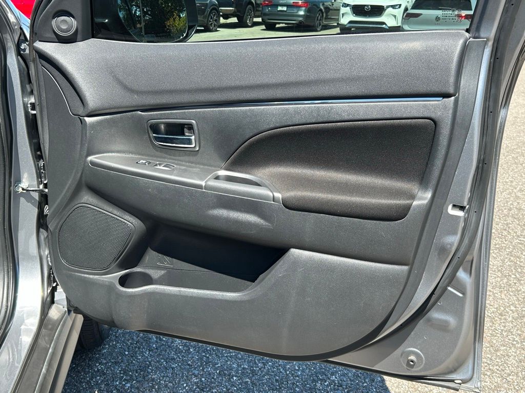 Used 2021 Gray Mitsubishi 2.0 SE image 41