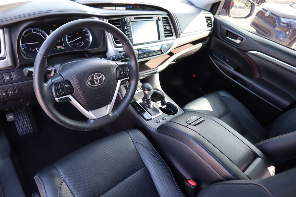 Thumbnail: 2019 Toyota Highlander - 9