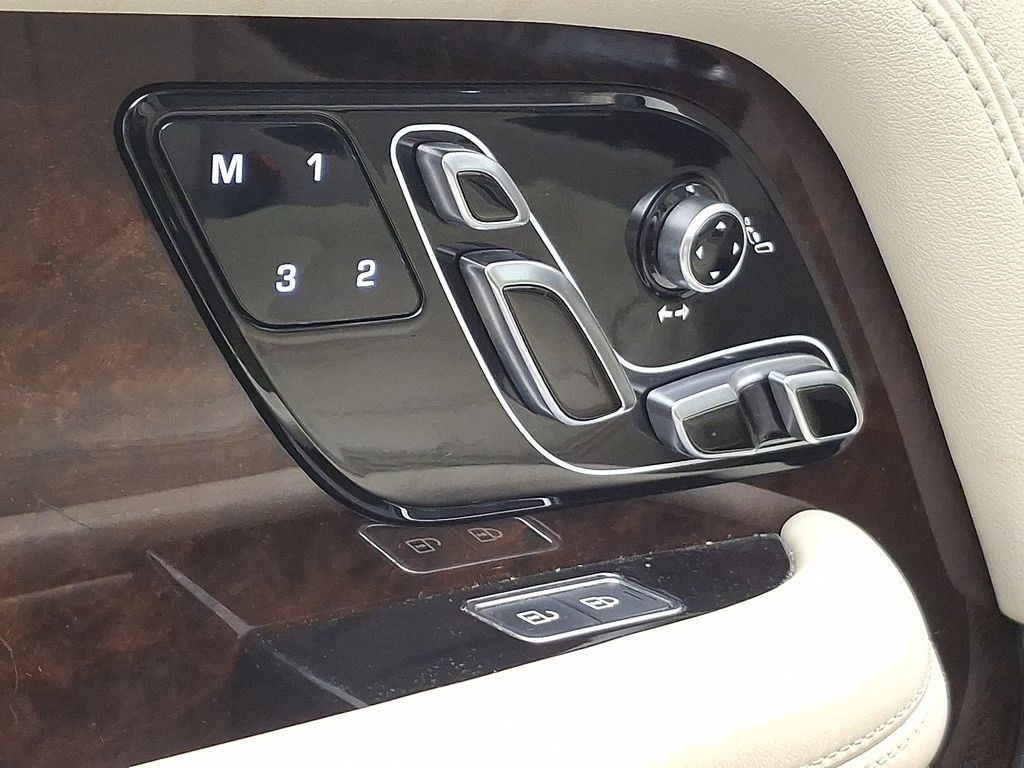 Thumbnail: 2022 Land Rover Range Rover - 29