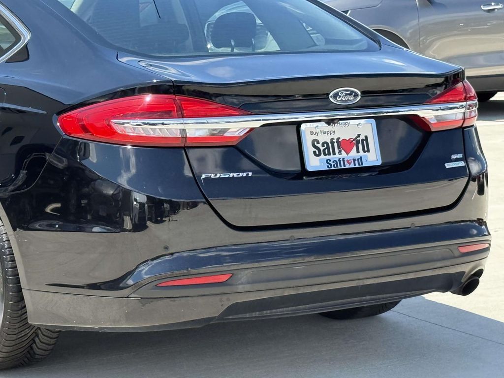Used 2018 Black Ford SE image 11
