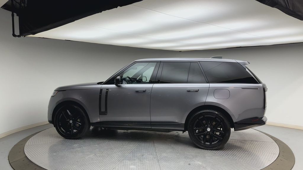 Thumbnail: 2025 Land Rover Range Rover - 5