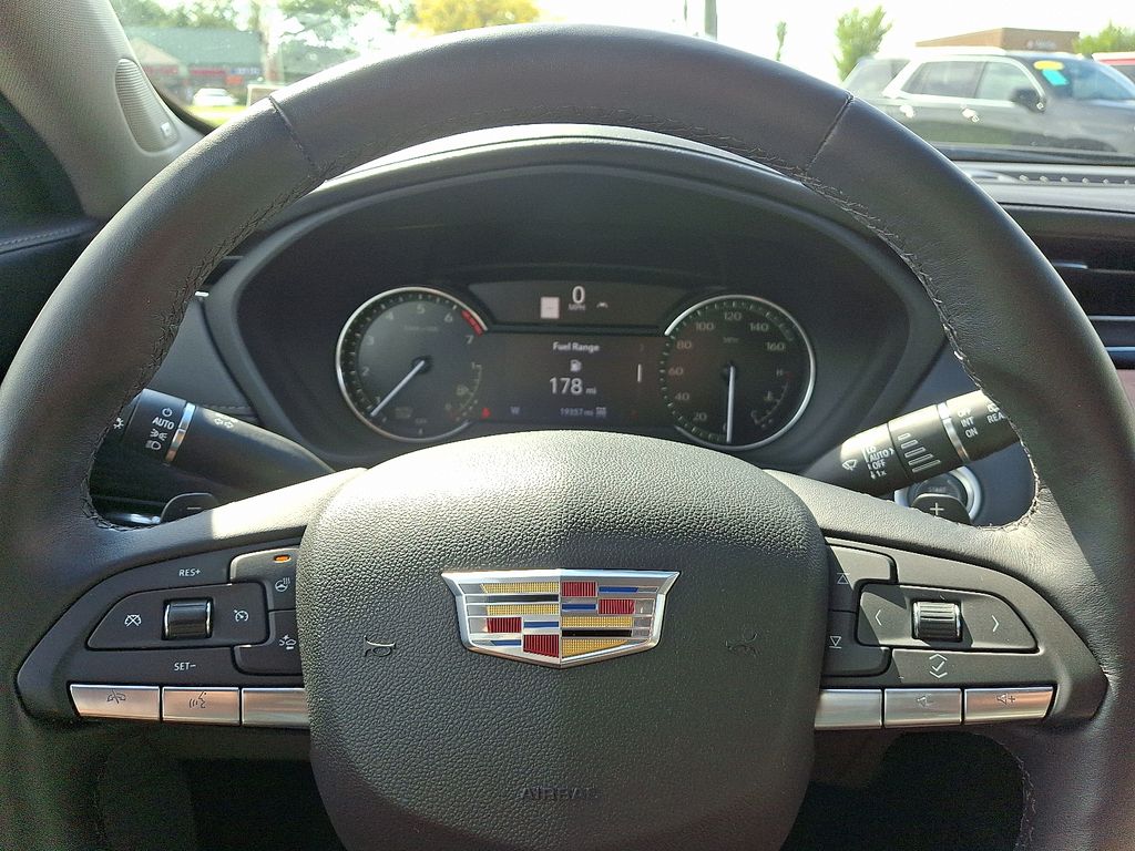 Thumbnail: 2023 Cadillac XT4 - 20