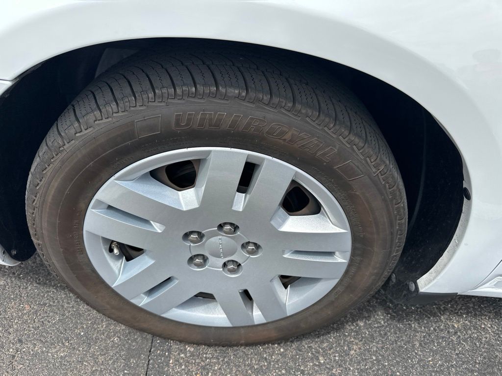 Thumbnail: 2014 Dodge Avenger - 8