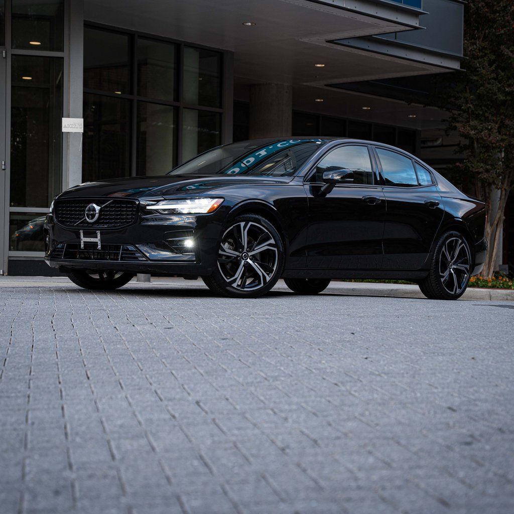 2025 Volvo S60 B5 Plus AWD