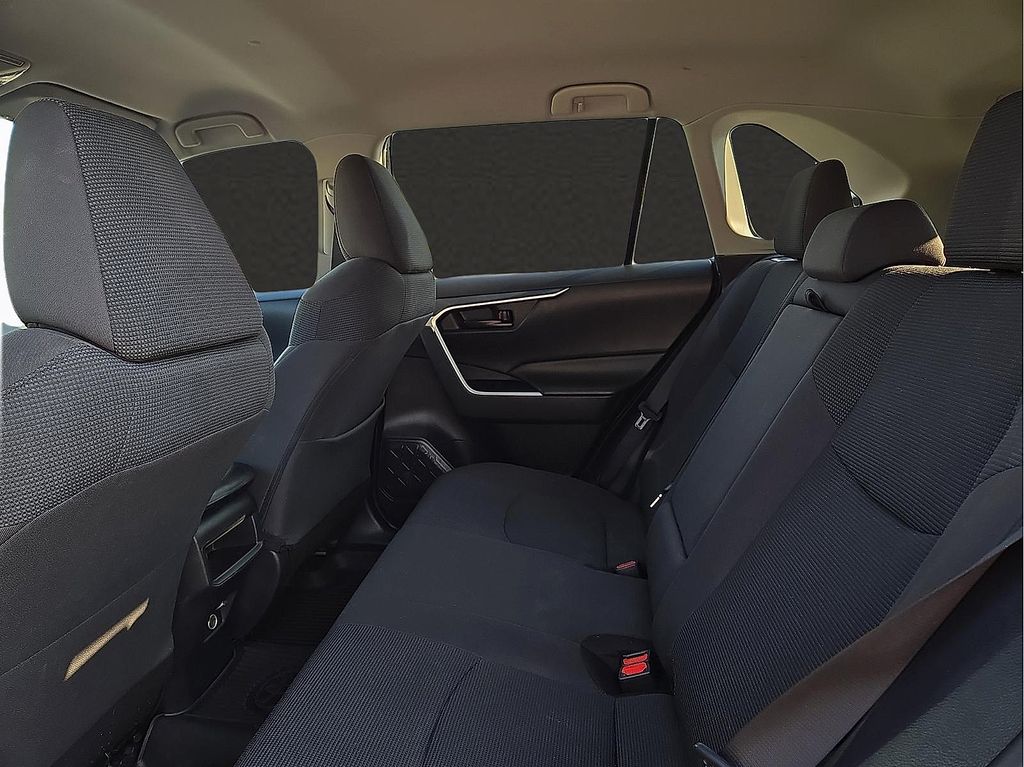 Used 2021 Toyota RAV4 LE For Sale in Farmington, AR