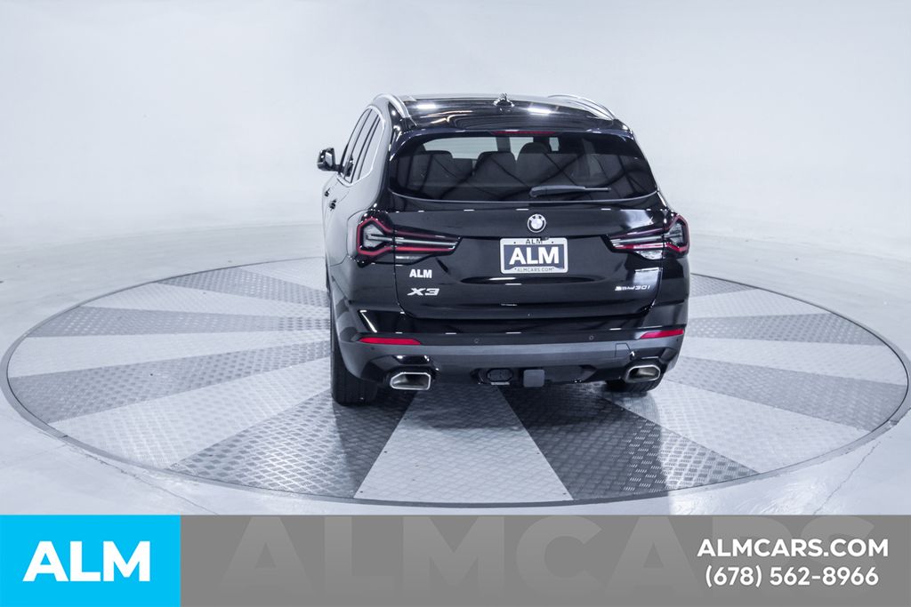 Used 2022 Black BMW sDrive30i image 8