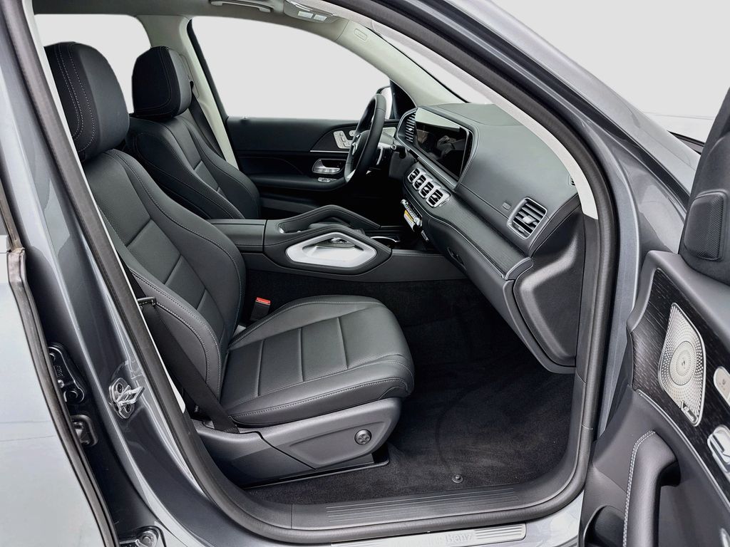 Thumbnail: 2026 Mercedes-Benz GLS - 19
