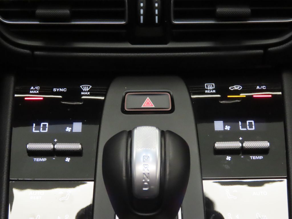 Thumbnail: 2026 Porsche Macan - 26