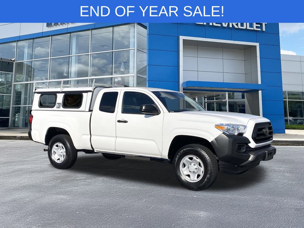 2022 Toyota Tacoma SR's photo