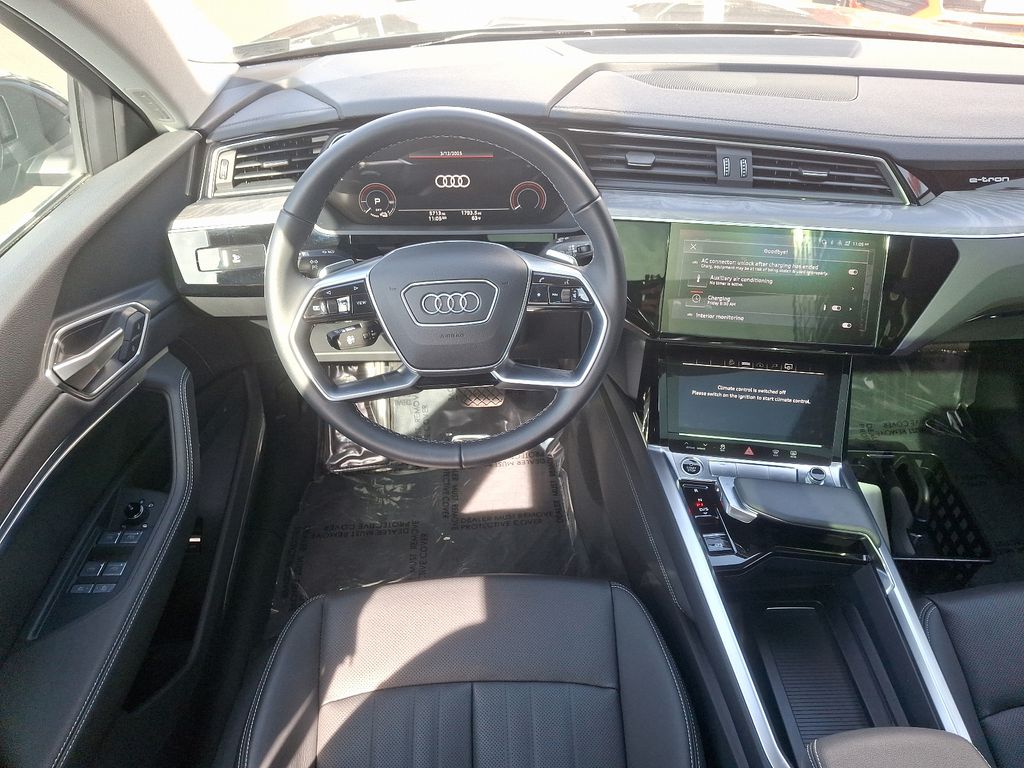 2024 Audi Q8 e-tron Premium Plus 11