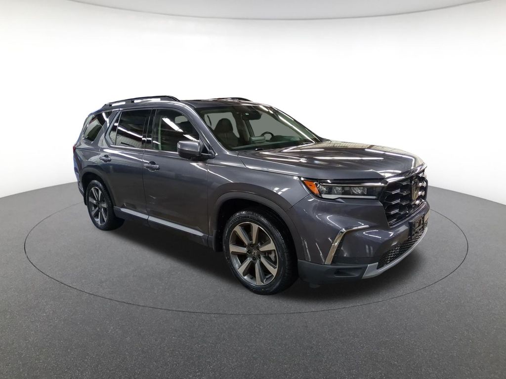 View vehicle photo 3