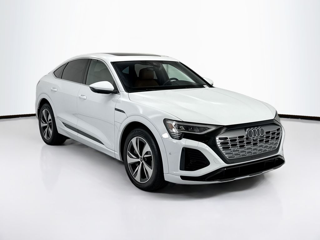 Thumbnail: 2024 Audi Q8 e-tron - 3