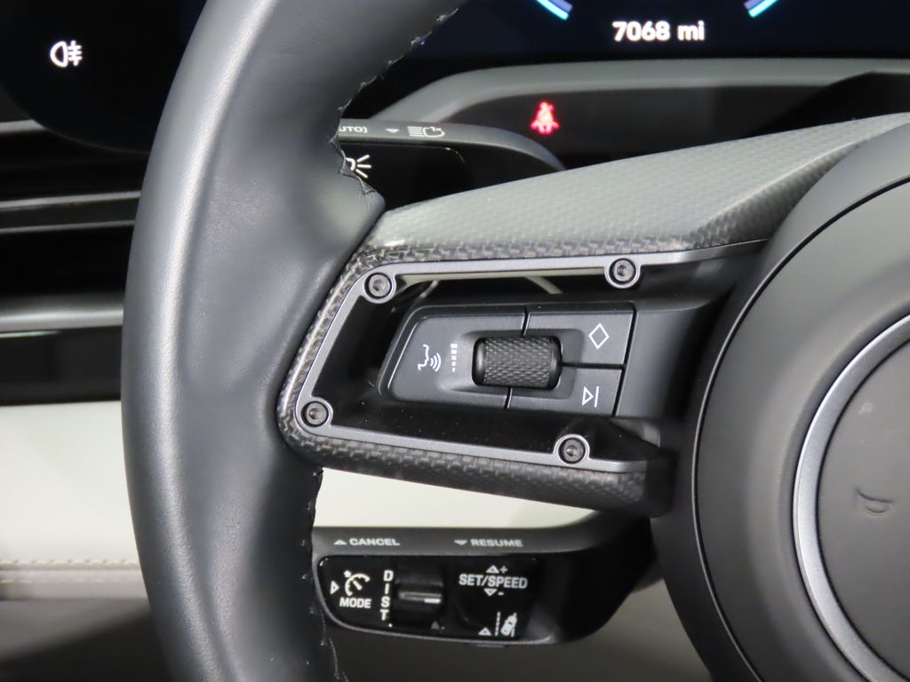 Thumbnail: 2025 Porsche Taycan - 20