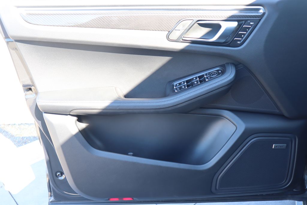 Thumbnail: 2024 Porsche Macan - 22