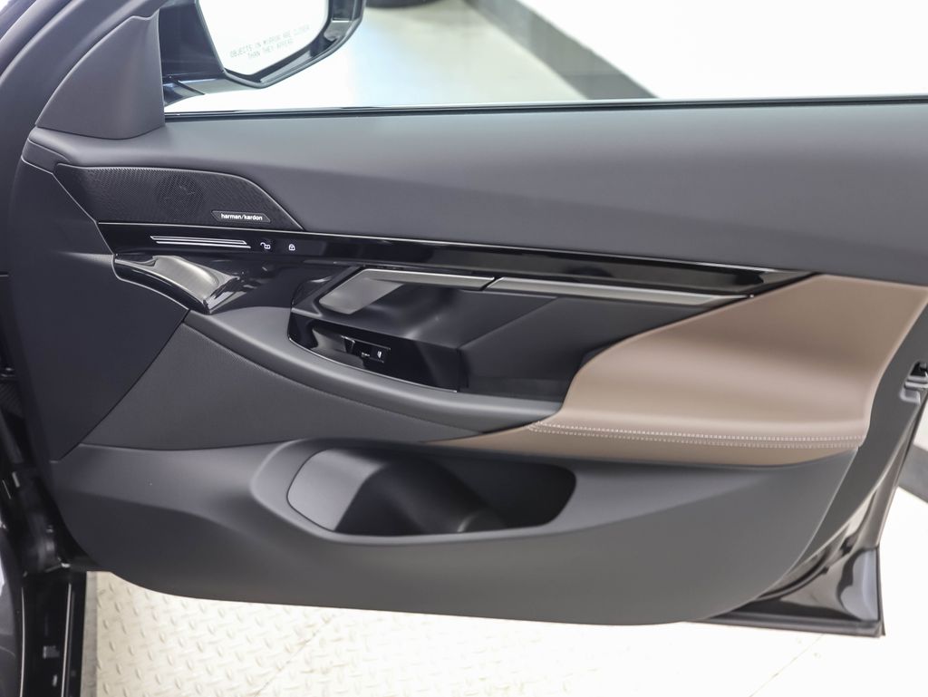 Thumbnail: 2026 BMW 5 Series - 28