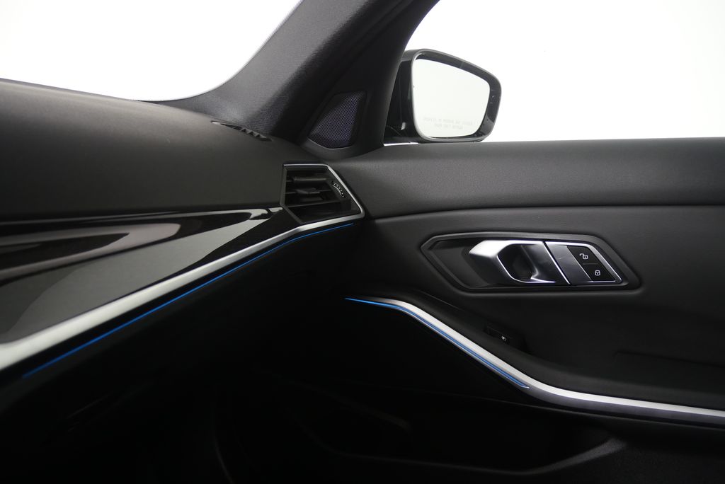 Thumbnail: 2023 BMW 3 Series - 26