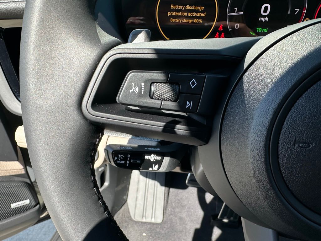 Thumbnail: 2026 Porsche Panamera - 17