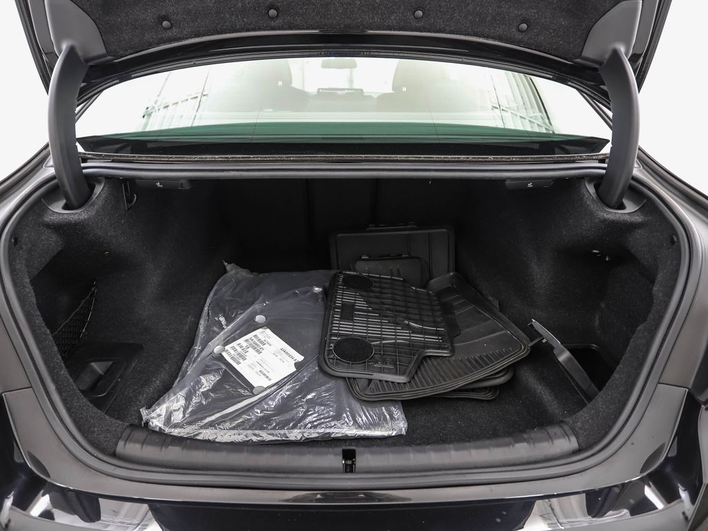 Thumbnail: 2023 BMW 5 Series - 24