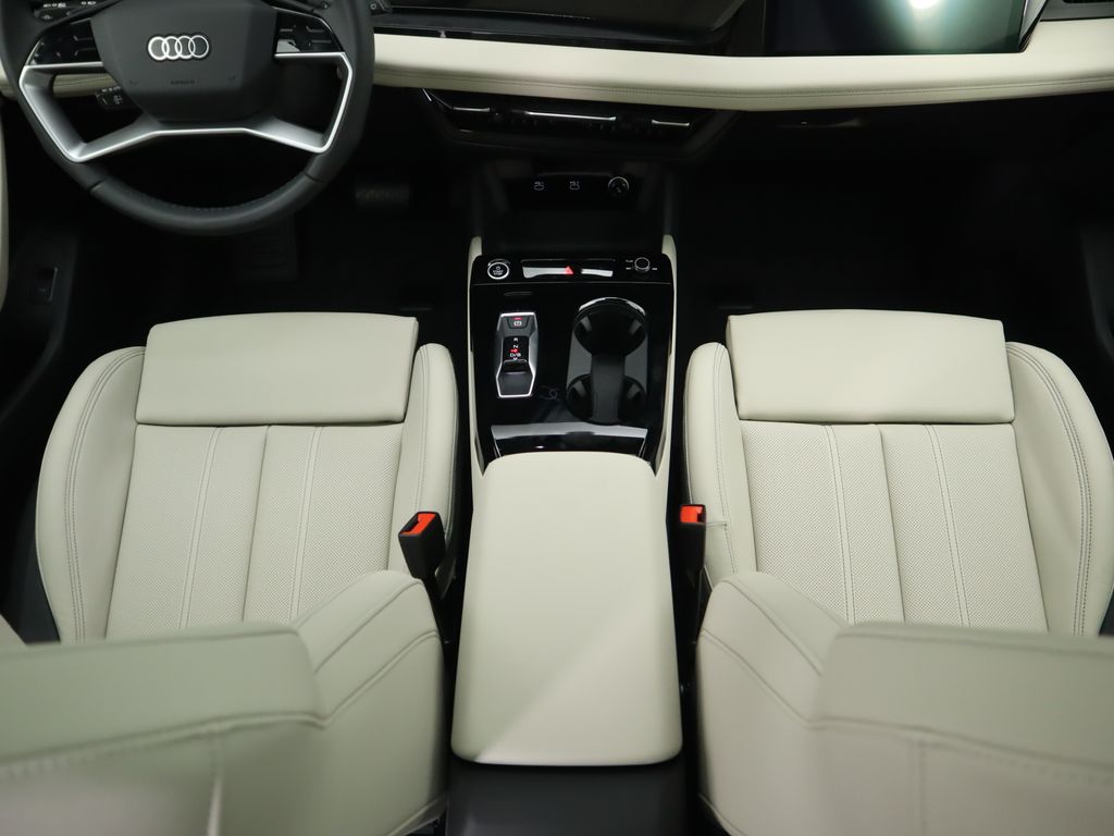 Thumbnail: 2025 Audi Q6 e-tron - 18