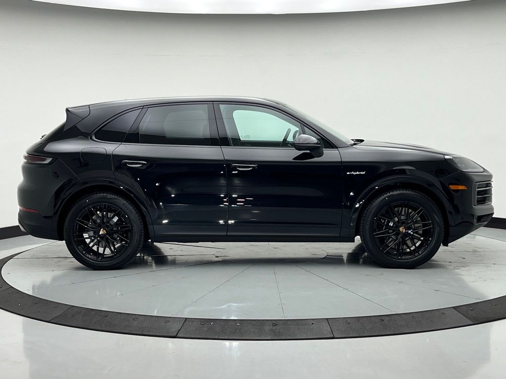 Thumbnail: 2026 Porsche Cayenne - 6