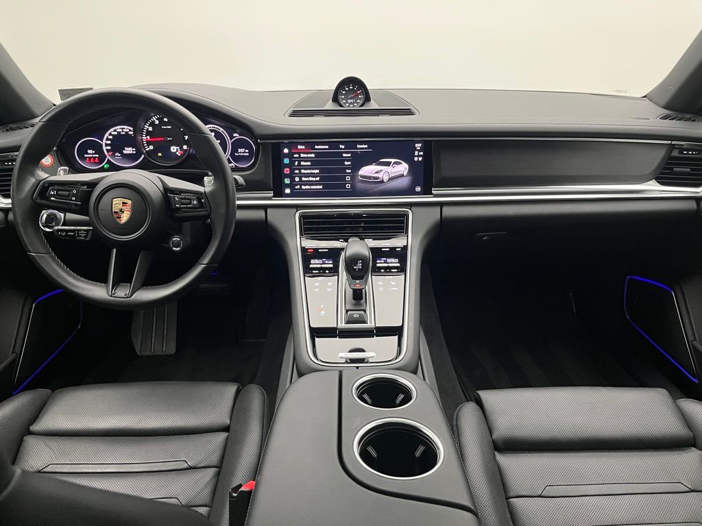 Thumbnail: 2023 Porsche Panamera - 31